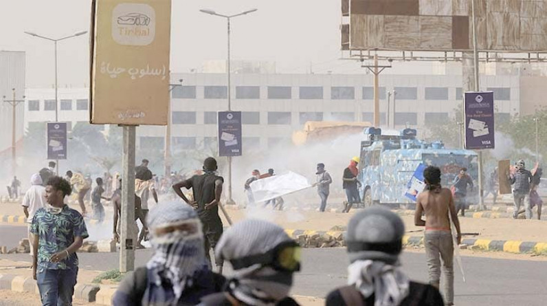 جلبير الأشقر يكتب: السودان: الطغمة العسكرية سنة بعد الانقلاب